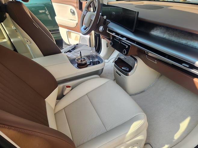 보조석에서 바라본 아이오닉9 1열. /사진=도다솔 기자 did0903@