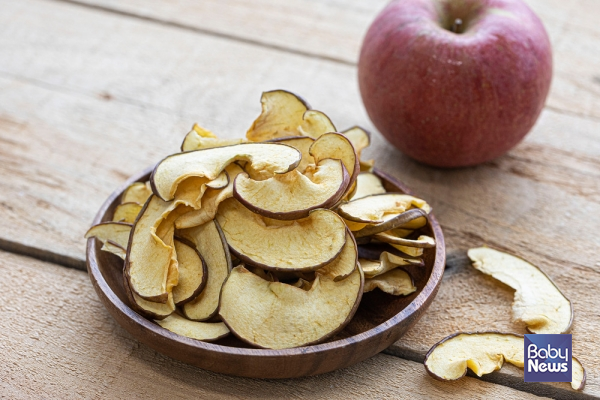 과일을 말리게 되면 탄수화물의 함량이 많게는 4~5배나 높아질 수 있다. ⓒ베이비뉴스