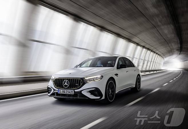메르세데스-AMG E 53 하이브리드 4MATIC+.(벤츠 제공)