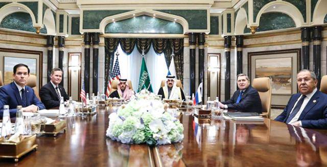 미국과 러시아 고위급 대표단이 18일 사우디아라비아 수도 리야드에서 양자회담을 하고 있다. 리야드=타스 연합뉴스