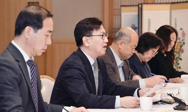 김범석 기획재정부 차관이 19일 오전 서울 종로구 정부서울청사에서 열린 '중장기전략위원회 전체회의'에 참석해 인사말을 하고 있다. (기획재정부 제공)