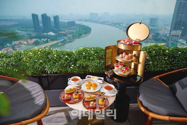 힐튼 사이공에서 즐기는 애프터눈 티