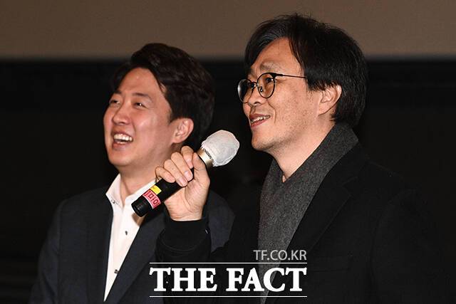 인사말하는 이종은 감독.