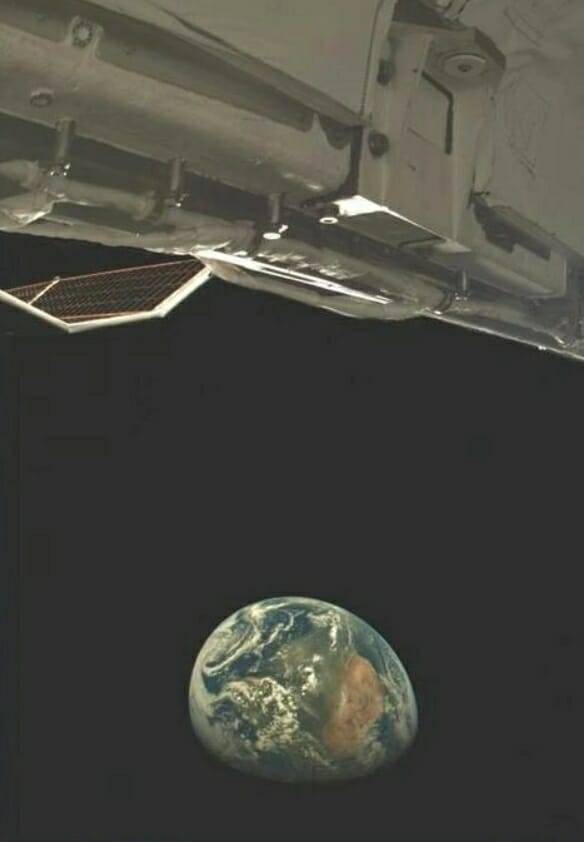 X-37B가 공개한 첫 궤도 사진 (사진=미국 우주군)