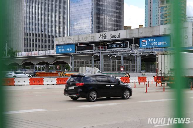 지난 8일 경기도 성남시에 위치한 서울 영업소다. 많은 차량이 속도제한을 지키지 않는 모습이다. 사진=맹찬호 기자