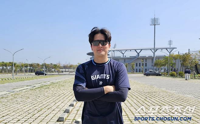 인터뷰에 임한 김원중. 김영록 기자