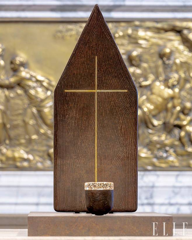 성체를 보관하는 공간은 ‘성막’, 작은 천막이라는 의미를 반영해 작은 집 모양으로 디자인했다.