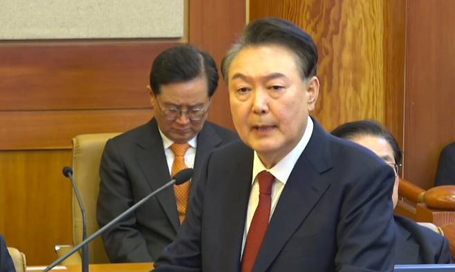 윤석열 대통령이 25일 서울 종로구 헌법재판소에서 열린 윤 대통령 탄핵심판 11차 변론에서 최종 의견 진술을 하고 있다. 헌법재판소 제공