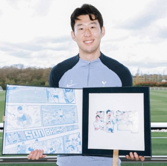 ▲ 영국 매체 ‘팀 토크’는 손흥민은 이번 시즌 들어 점점 경기력이 떨어지고 있다. 이에 토트넘은 그가 더 이상 예전과 같은 경기력을 선보이지 못할 것이라 걱정한다. 그렇기에 손흥민이 다음 시즌 토트넘에 잔류한다면 그는 벤치 신세를 받아들여야 할 수도 있다고 경고했다. 손흥민이 방출 전 먼저 이적을 선택하는 듯하다. ⓒ 토트넘 홋스퍼