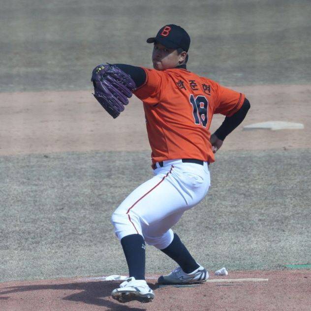 천안북일고 박준현이 2025 롯데자이언츠·파이낸셜뉴스배 명문고 야구열전 예선 1차전 광주일고 전에서 투구하고 있는 모습. 이날 박준현은 최고 155km의 강속구를 선보여 주위를 놀라게 했다. 사진=서동일 기자