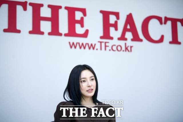 배우 신수현이 18일 오후 서울 마포구 상암동 <더팩트> 사옥에서 인터뷰를 하고 있다. /서예원 기자