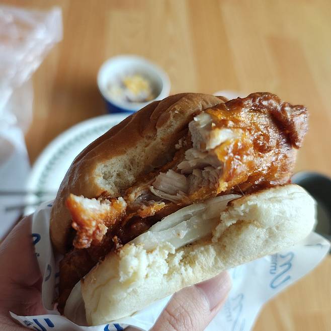 IMG_20250304_144745542_HDR.jpg 움버거 먹어봤습니다