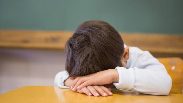 학교 적응을 어려워하는 아이들은 새학기증후군을 겪을 수 있다|출처: 클립아트코리아