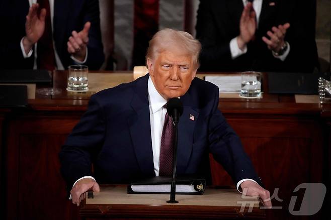 도널드 트럼프 미국 대통령이 4일(현지시간) 워싱턴 의사당 상·하원 합동회의에서 가진 연설서 "알래스카에 있는 세계 최대 규모 중 하나인 천연가스 파이프라인을 건설하는 사업에 일본, 한국 등이 수조달러씩 투자하면서 우리의 파트너가 되기를 원하고 있다"고 밝히고 있다. 2025.03.05 ⓒ AFP=뉴스1 ⓒ News1 우동명 기자