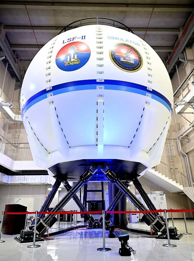 KAI가 개발한 고속상륙정 솔개(LSF-II) 시뮬레이터.ⓒKAI