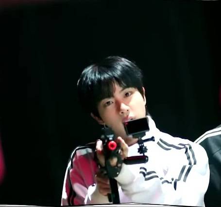 미모·운동신경 모두 '레전드'..방탄소년단 진, 전 세계 사로잡은 '오Jin어 게임'