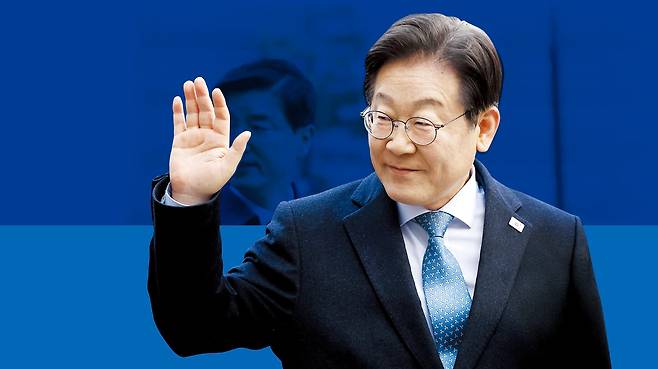 이재명 민주당 대표가 지난달 26일 서울고등법원에서 열린 자신의 선거법 위반 사건 재판에 출석하고 있다. 이 사건 2심 선고일은 오는 26일이다. /연합뉴스