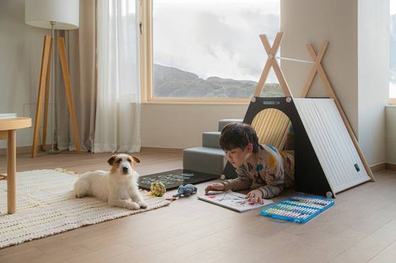 강원도 평창 휘닉스파크가 3월을 맞아 반려견 동반 가족 할인 이벤트를 벌인다. 사진 휘닉스호텔앤리조트