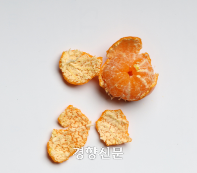 ‘이지필’(easy peel)도 감귤류를 고르는 주요한 선택기준이 된다. 정지윤 선임기자