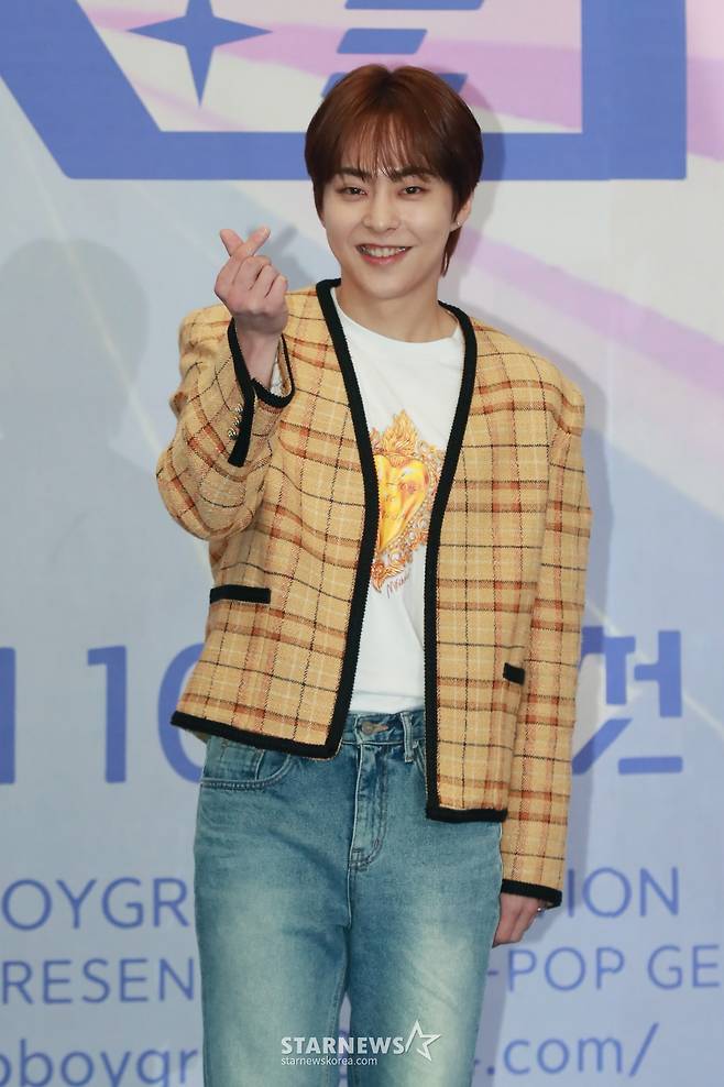 가수 시우민이 8일 오전 서울 여의도 KBS에서 진행된 2TV 예능 '메이크메이트원'(MA1) 제작발표회에 참석해 포즈를 취하고 있다. '꿈꾸던 무대를 만들기 위해(MAKE) 친구(MATE)와 하나(ONE) 되는 시간'이라는 의미를 담은 글로벌 아이돌 데뷔 프로젝트 프로그램 '메이크메이트원'은 오는 15일 첫 방송된다. /2024.05.08 /사진=이동훈