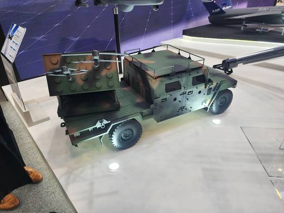 한국항공우주산업의 다연장 자폭 드론 모형. 최현호