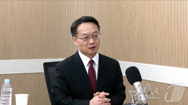 조해진 전 국민의힘 의원이 13일 뉴스1TV '팩트앤뷰'에 출연해 질문에 답하고 있다.