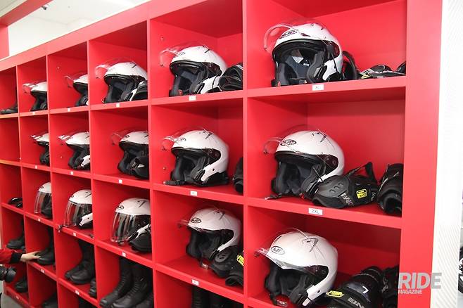 교육에 필요한 모든 안전장구가 구비되어 있다