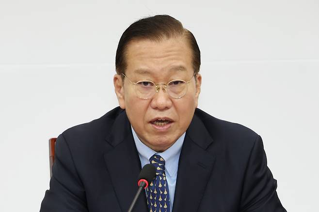 권영세 국민의힘 비상대책위원장이 17일 오전 서울 여의도 국회에서 열린 비상대책위원회의에서 모두발언을 하고 있다. / 사진=뉴스1