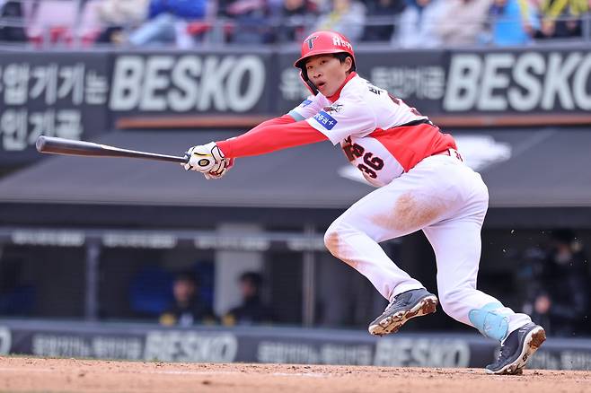 박재현이 지난 16일 삼성과 시범경기에서 타격하고 있다. KIA 타이거즈 제공