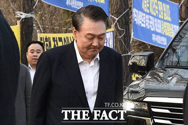 황운하 조국혁신당 원내대표는 윤석열 대통령이 헌법재판소의 탄핵심판 결과에 대한 승복 메시지를 내야 한다고 촉구했다. /서예원 기자