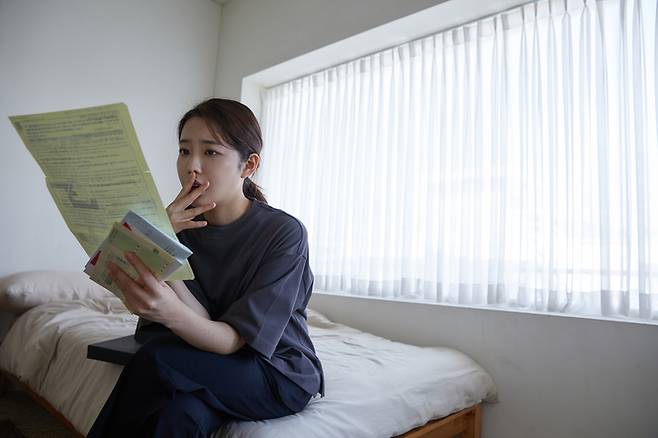 김미영 씨는 최근 아버지가 갑작스럽게 돌아가시면서 단독주책 한 채를 상속받았다. 상속재산이 10억원 이하면 따로 신고하지 않아도 된다는데, 괜히 불안한 마음이 든다. 심지어 주변에선 “나중에 상속받은 집을 팔 계획이라면 상속세를 신고하라”라는 조언까지 들으니 혼란스럽기만 하다. 상속세가 ‘0원’인데도 왜 절세 고수들은 신고하라는 걸까.