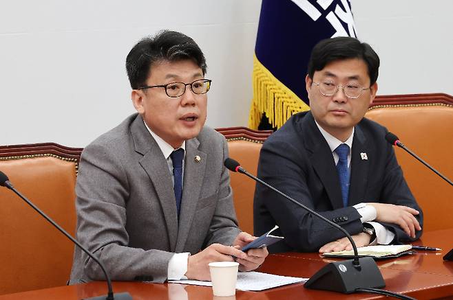 발언하는 더불어민주당 진성준 정책위의장. 연합뉴스