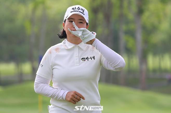 안선주가 KLPGA 개막전인 태국 블루캐니언 레이디스 챔피언십 대회에서 포즈를 취하고 있다. 사진┃윤현준 골프전문기자 제공