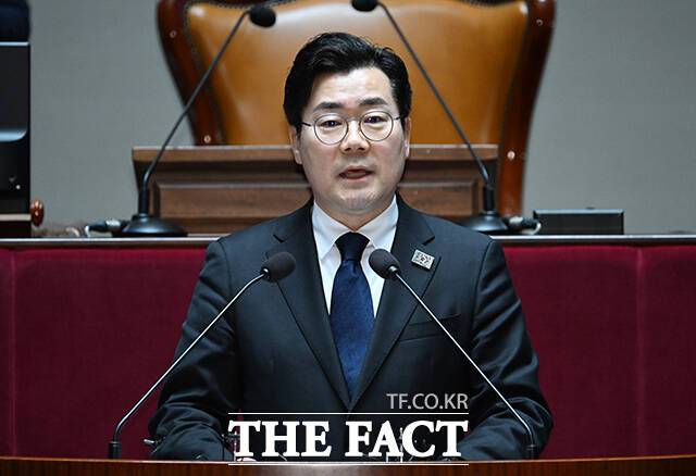 박찬대 더불어민주당 원내대표가 20일 최상목 대통령 권한대행 겸 기회재정부 장관에 대한 탄핵소추 추진을 공식화했다. 최 대행이 민주당이 추천한 마은혁 헌법재판관 후보자 임명을 미루는 데 따른 것이다./박헌우 기자