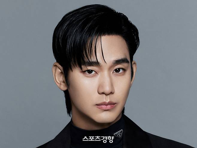 배우 김수현. 프라다 제공