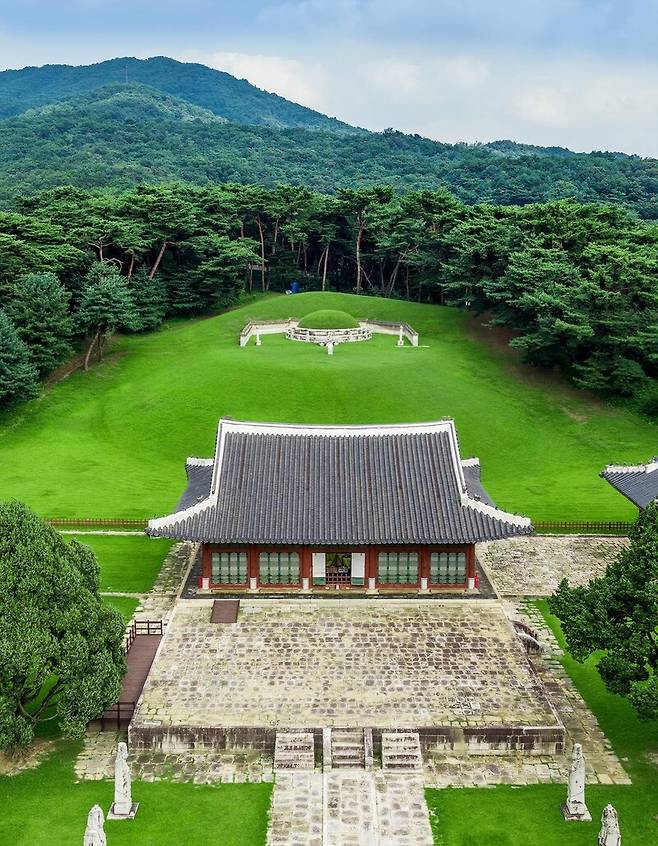 홍릉과 침전의 모습. 궁능유적본부 제공