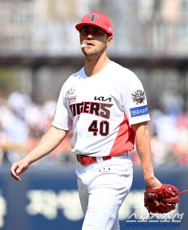 22일 광주KIA챔피언스필드에서 열린 NC와 KIA의 개막전, 1회초 투구를 마친 KIA 네일이 더그아웃으로 향하고 있다. 광주=허상욱 기자wook@sportschosun.com/2025.03.22/