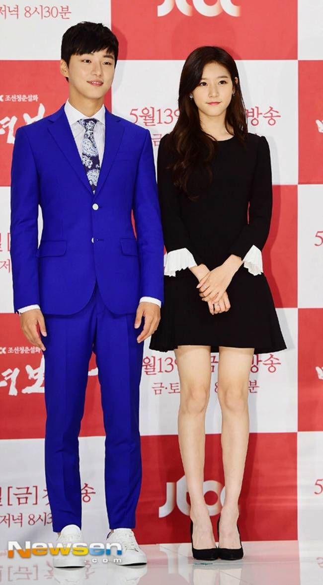 윤시윤 김새론, 뉴스엔DB