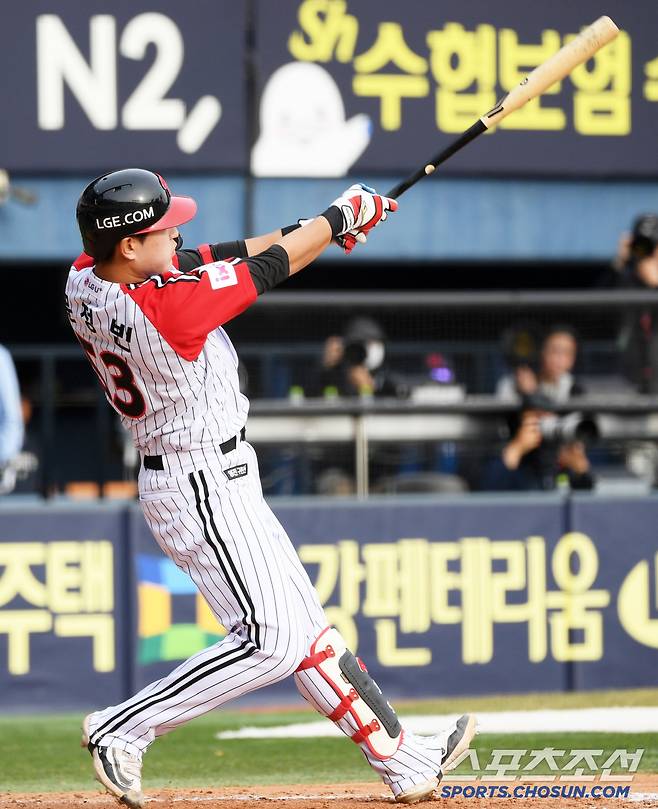 제대로 존재감 증명한 우타 거포 유망주 문정빈의 장타력.