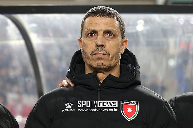 ▲ 2026 FIFA 북중미 월드컵 아시아 3차 예선 대한민국과 요르단의 경기가 25일 오후 수원월드컵경기장에서 열렸다. 요르단 자말 셀라미 감독이 경기를 지켜보고 있다. ⓒ 곽혜미 기자