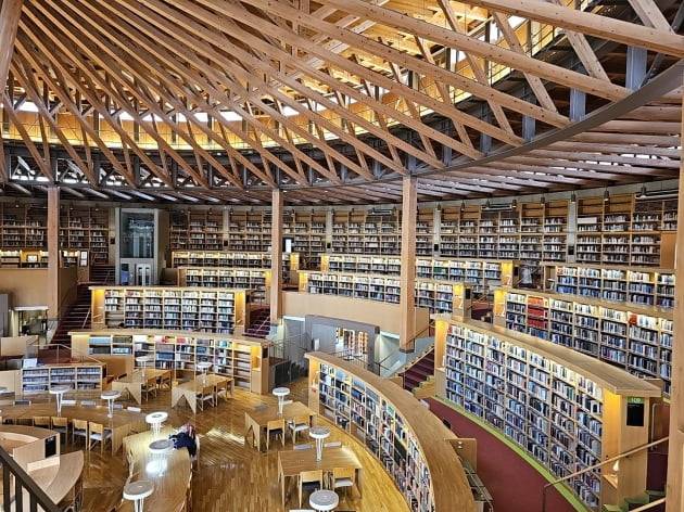 아키타 국제 교양대학 도서관/ JAPAN NOW