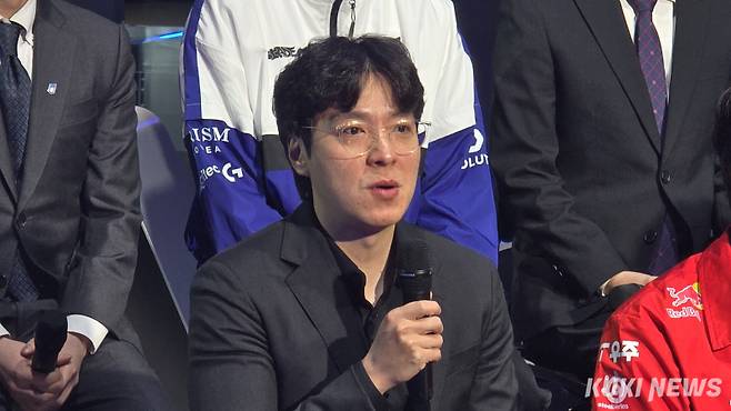 김정균 T1 감독이 26일 서울 종로구 롤파크 LCK 아레나에서 열린 ‘2025 LCK’ 개막 미디어데이에 참석해 발언하고 있다. 김영건 기자