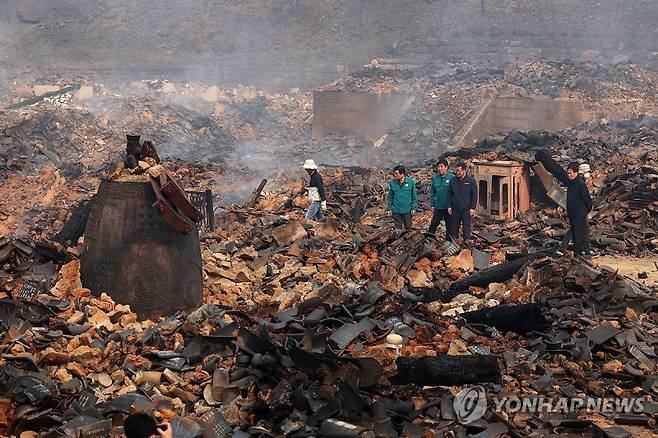 화마가 휩쓸고 간 천년고찰 의성 고운사.