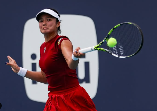 필리핀 테니스 영웅이 된 왼손잡이 이알라의 폭발적인 포핸드 스트로크. 바볼랏 인스타그램