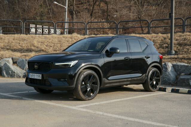 볼보 XC40 블랙 에디션