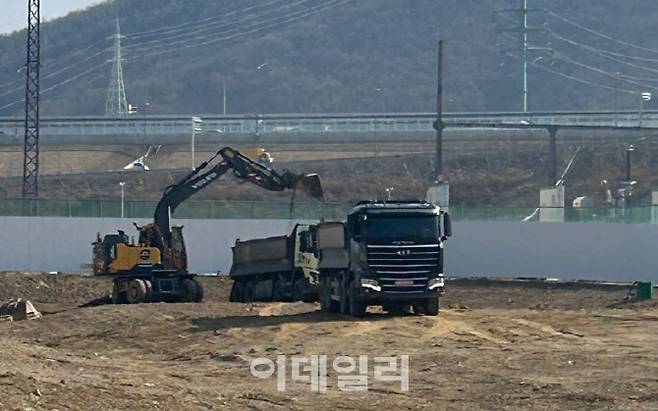 지난달 31일 하남 동서울변전소에서 옥내화 사업을 위한 터파기 공사가 시작되고 있다.(사진=한국전력공사)