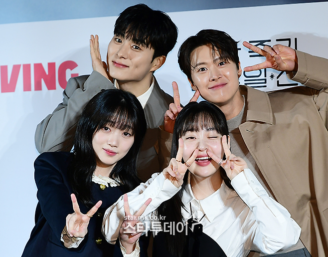 ‘내가 죽기 일주일 전’ 정건주-공명-오우리-김민하. 사진ㅣ강영국 기자