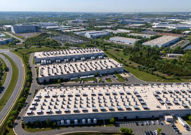 아마존웹서비스(AWS)가 미국 버지니아주 애시번에 운용 중인 세계 최대 규모 데이터센터 전경. 연합뉴스