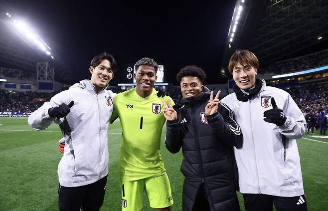 일본 대표팀 골키퍼 스즈키 자이온(왼쪽에서 두 번째). 사진=스즈키 자이온 SNS