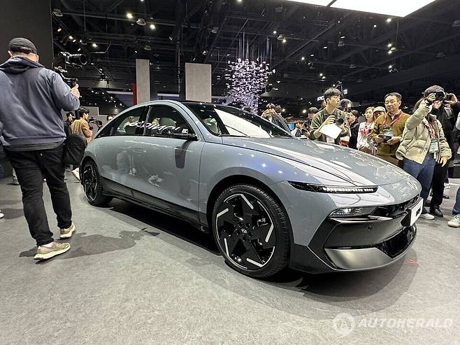 현대차가 2025 서울모빌티쇼에서 아이오닉 6를 공개했다. (오토헤럴드 김훈기 기자)